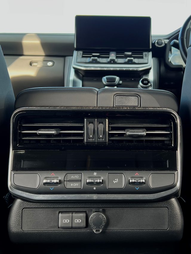 Landcruiser Wagon VX - Image 18