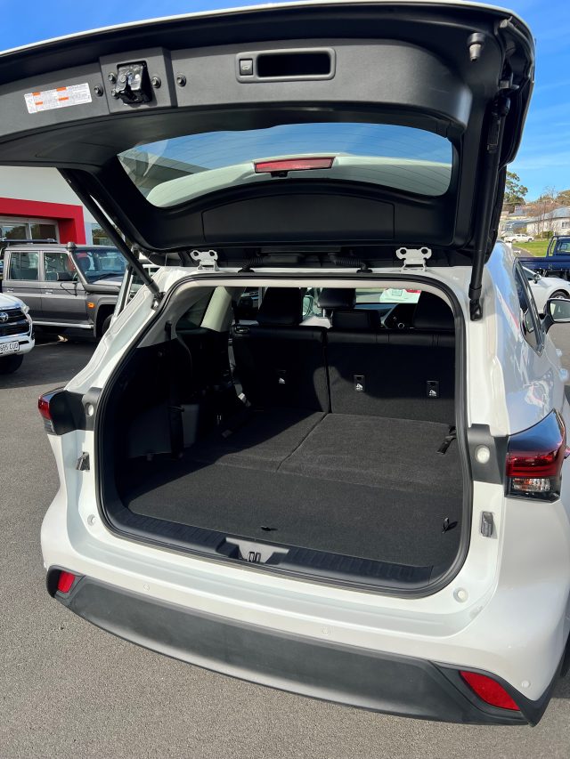 2024 Kluger GXL Hybrid - Image 6