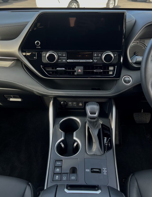 2024 Kluger GXL Hybrid - Image 16