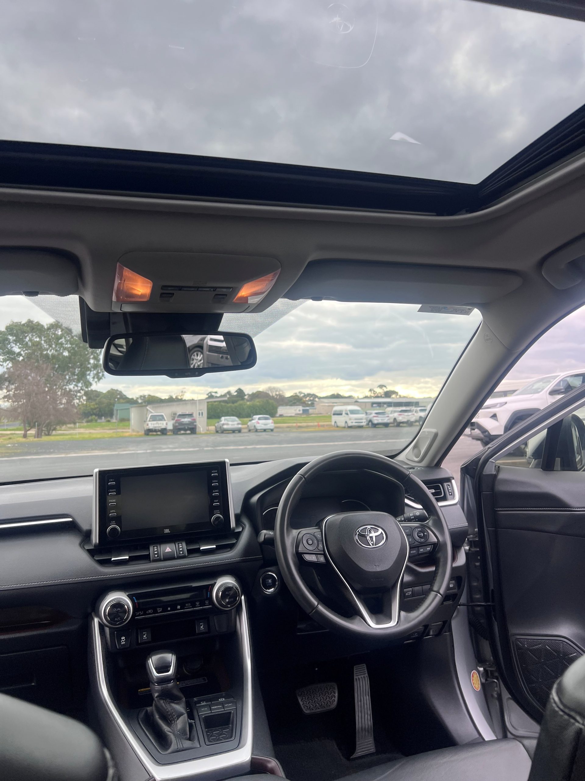 2021 RAV4 Cruiser 2WD - Image 11
