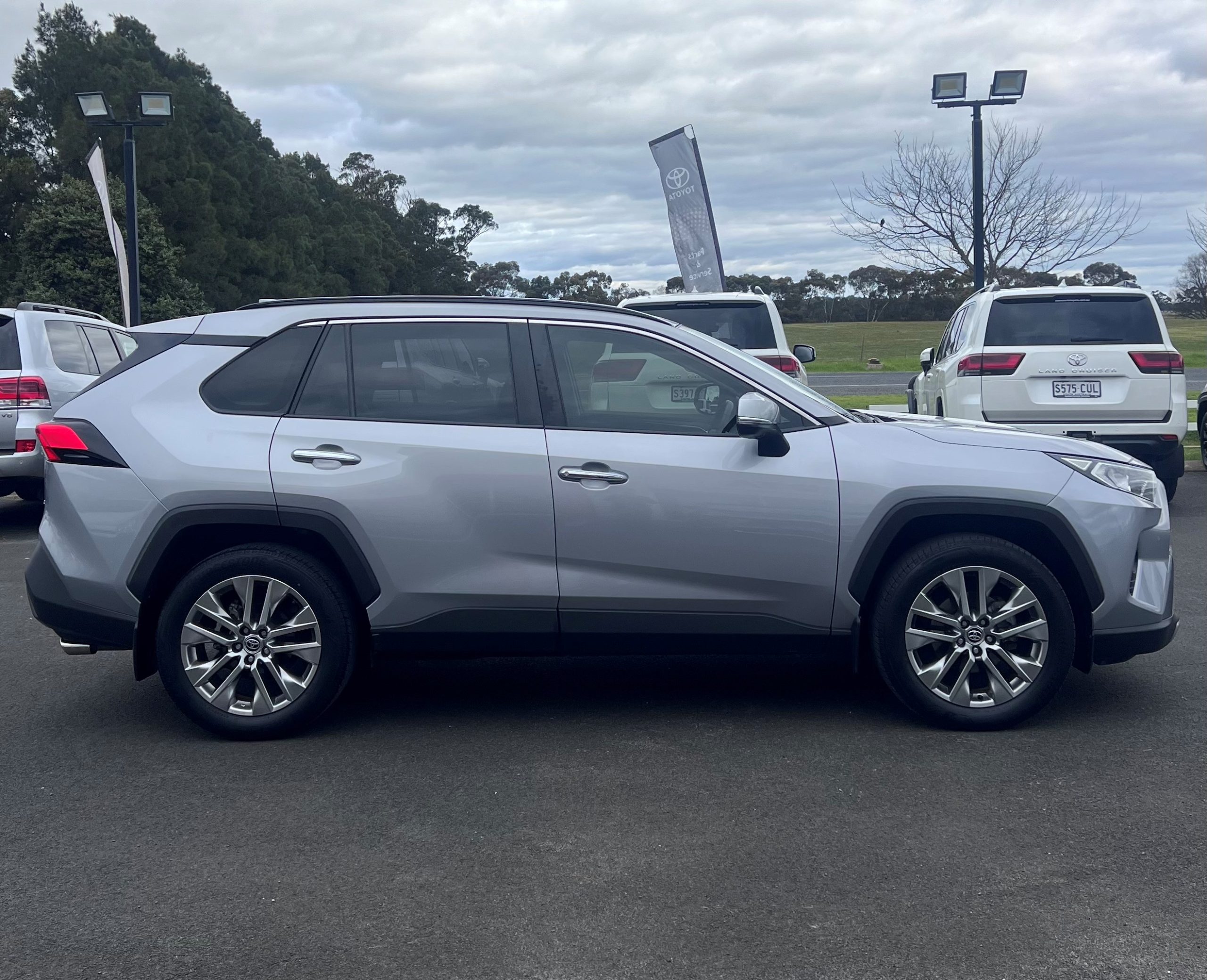 2021 RAV4 Cruiser 2WD - Image 2