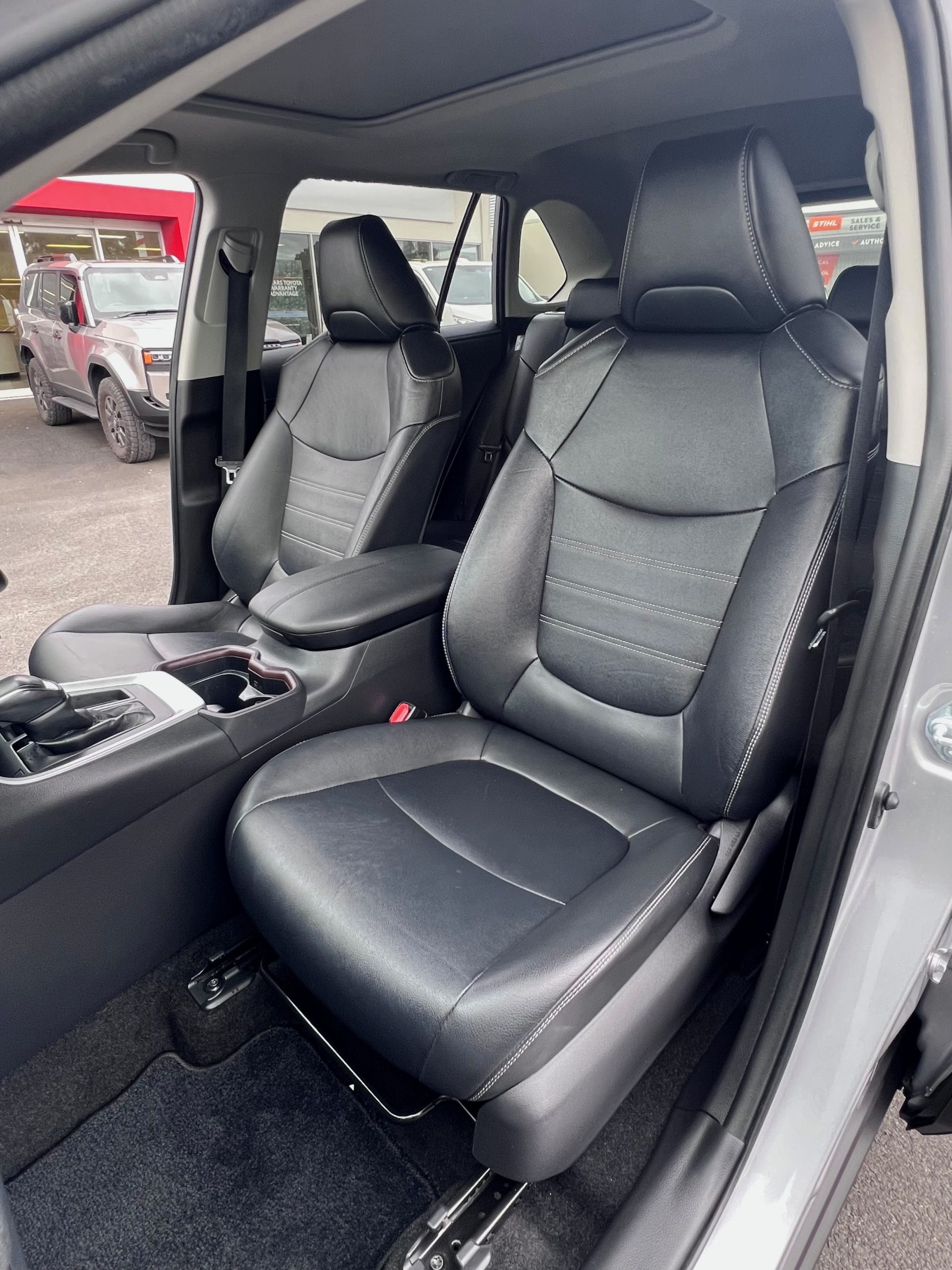 2021 RAV4 Cruiser 2WD - Image 16
