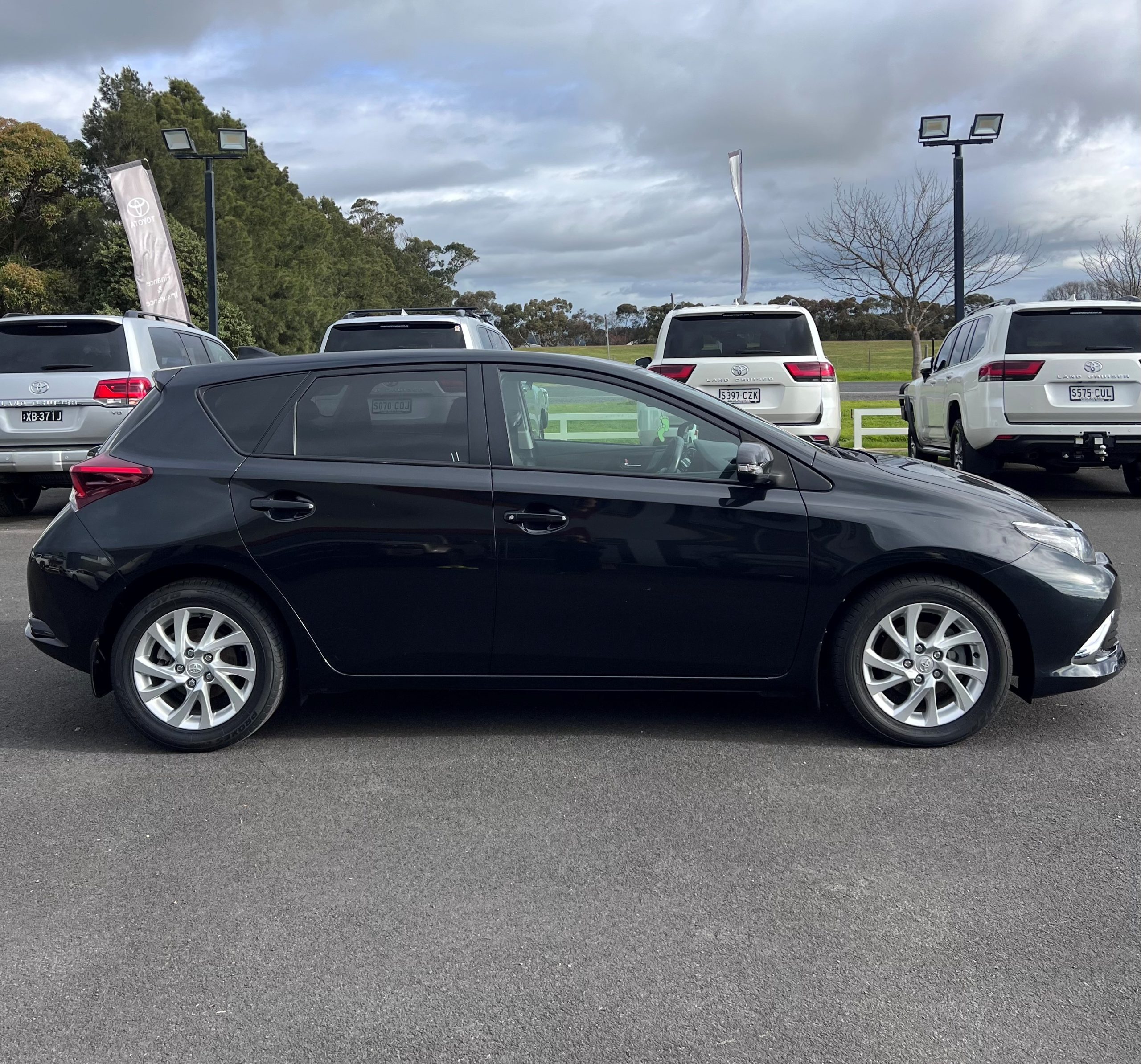 2017 Corolla Ascent Sport - Image 2