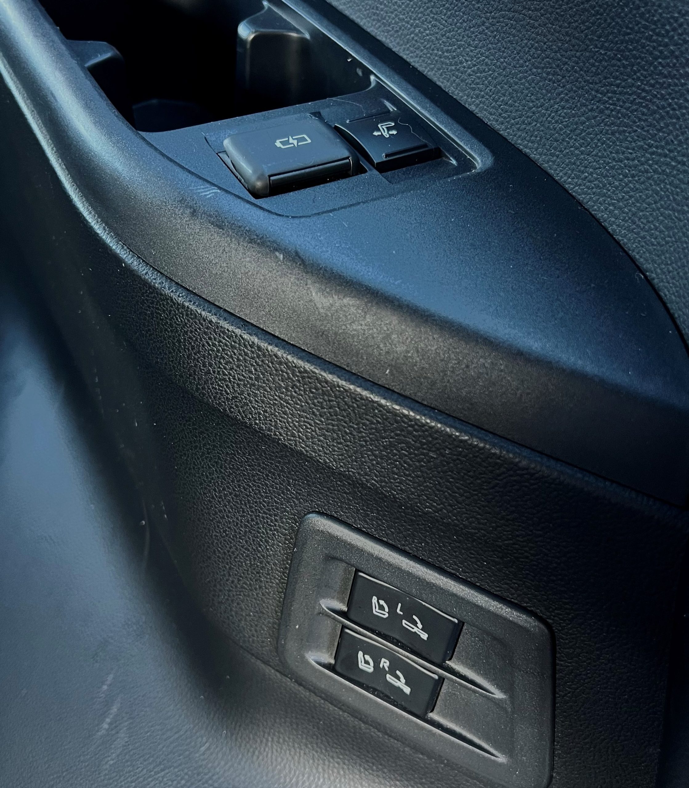 2023 LandCruiser 300 Series Sahara - Image 22