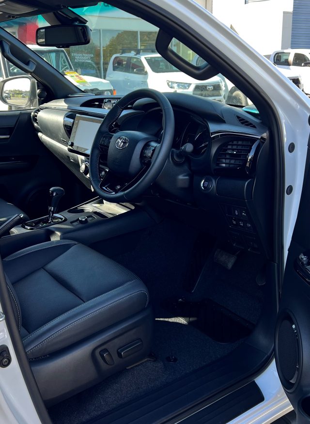 2024 Hilux Rogue 48V - Image 12
