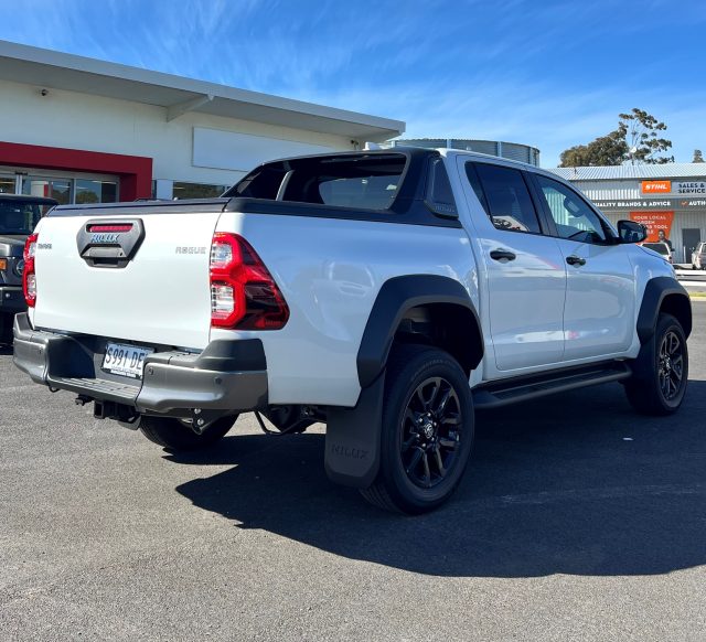 2024 Hilux Rogue 48V - Image 7