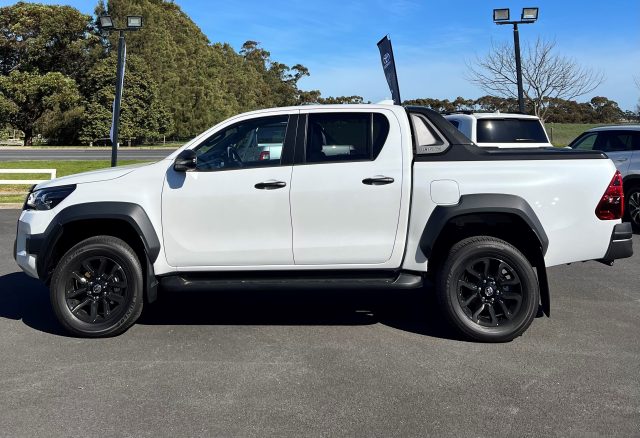 2024 Hilux Rogue 48V - Image 4