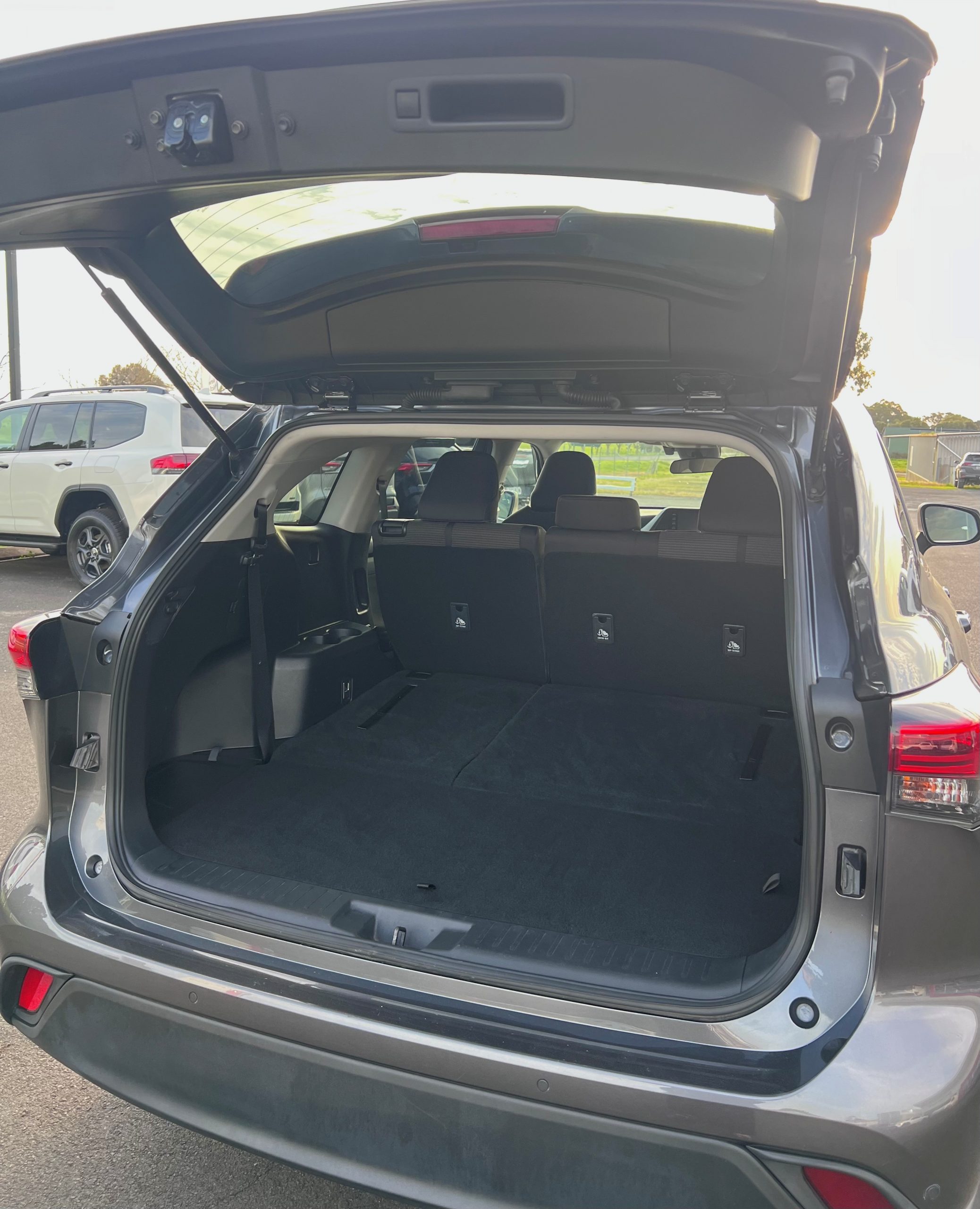 2021 Kluger Hybrid GX AWD - Image 7