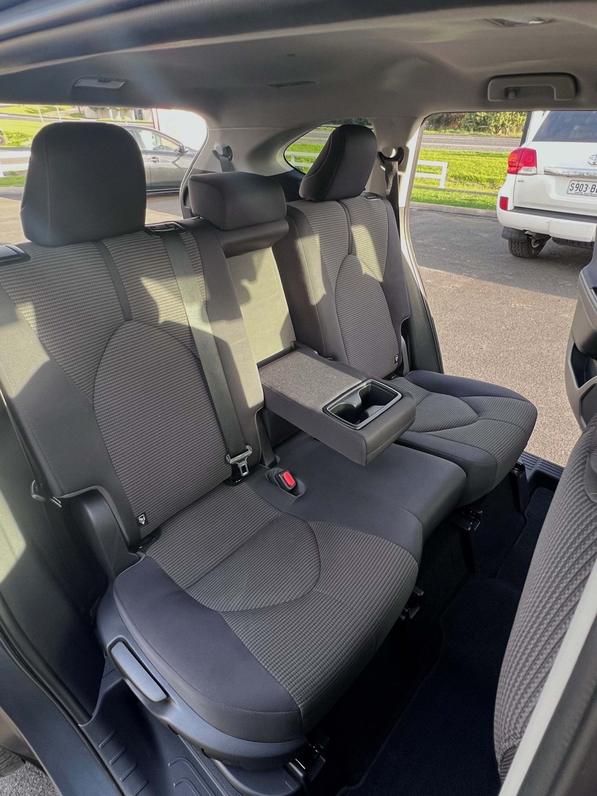 2021 Kluger Hybrid GX AWD - Image 21