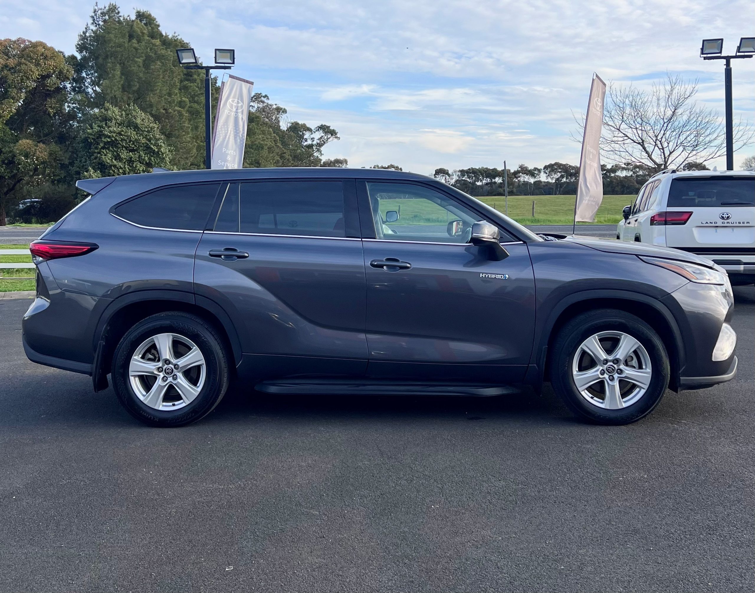 2021 Kluger Hybrid GX AWD - Image 10