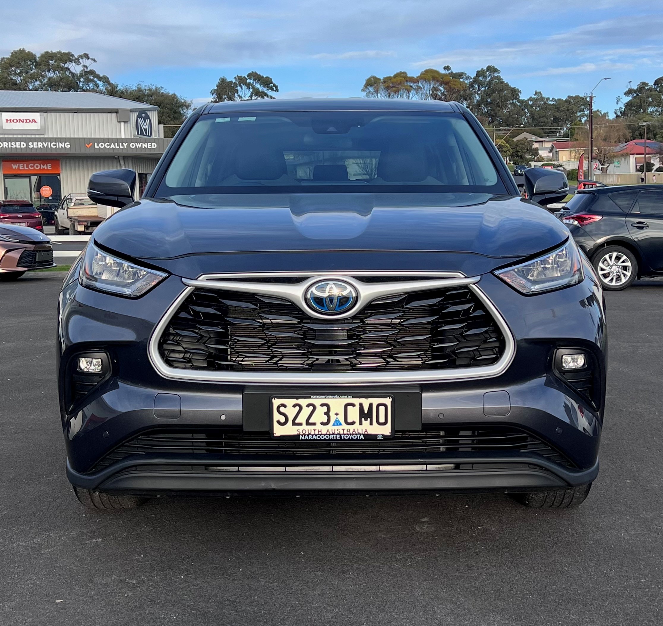 2021 Kluger Hybrid GX AWD - Image 2