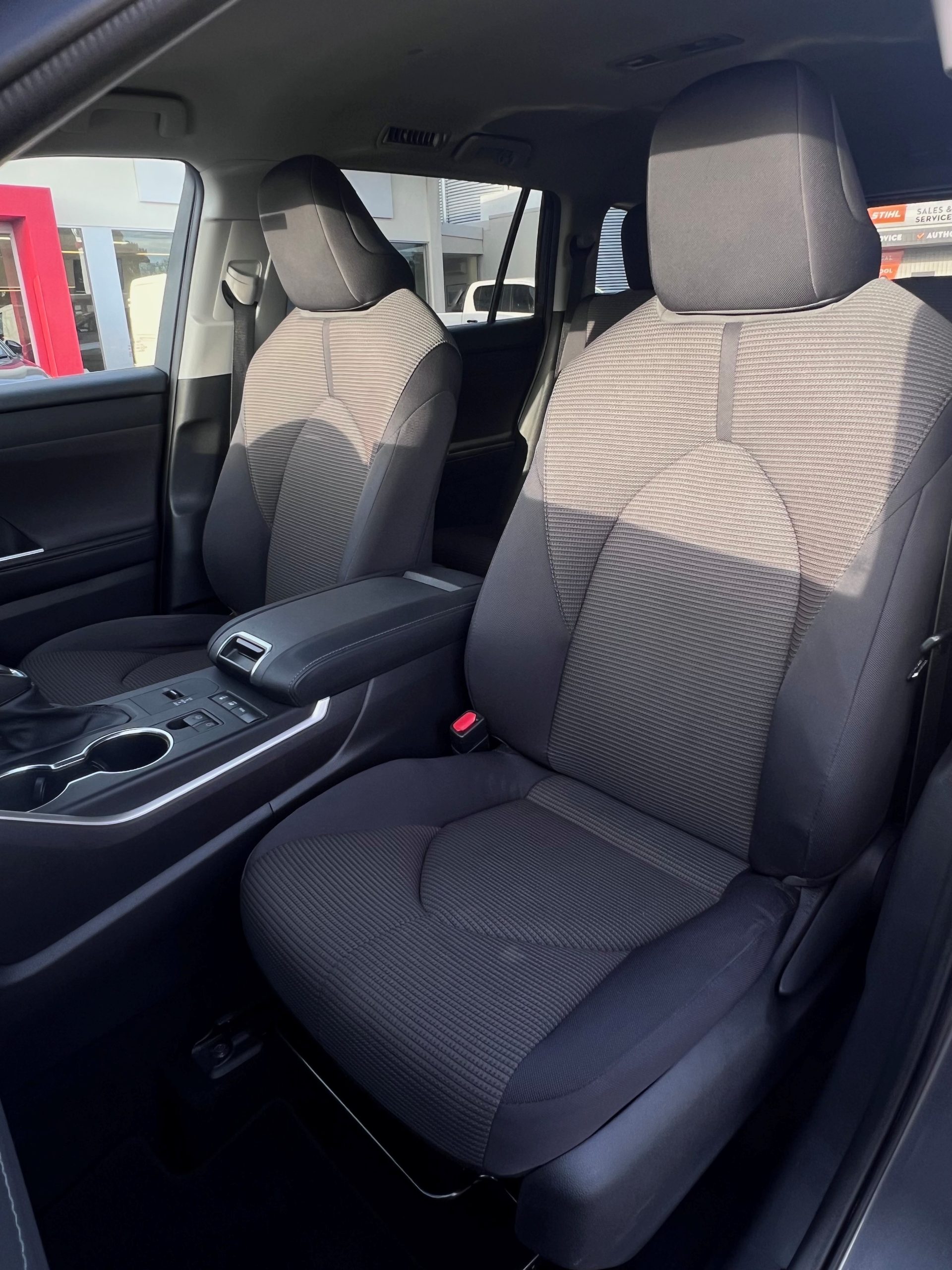 2021 Kluger Hybrid GX AWD - Image 13