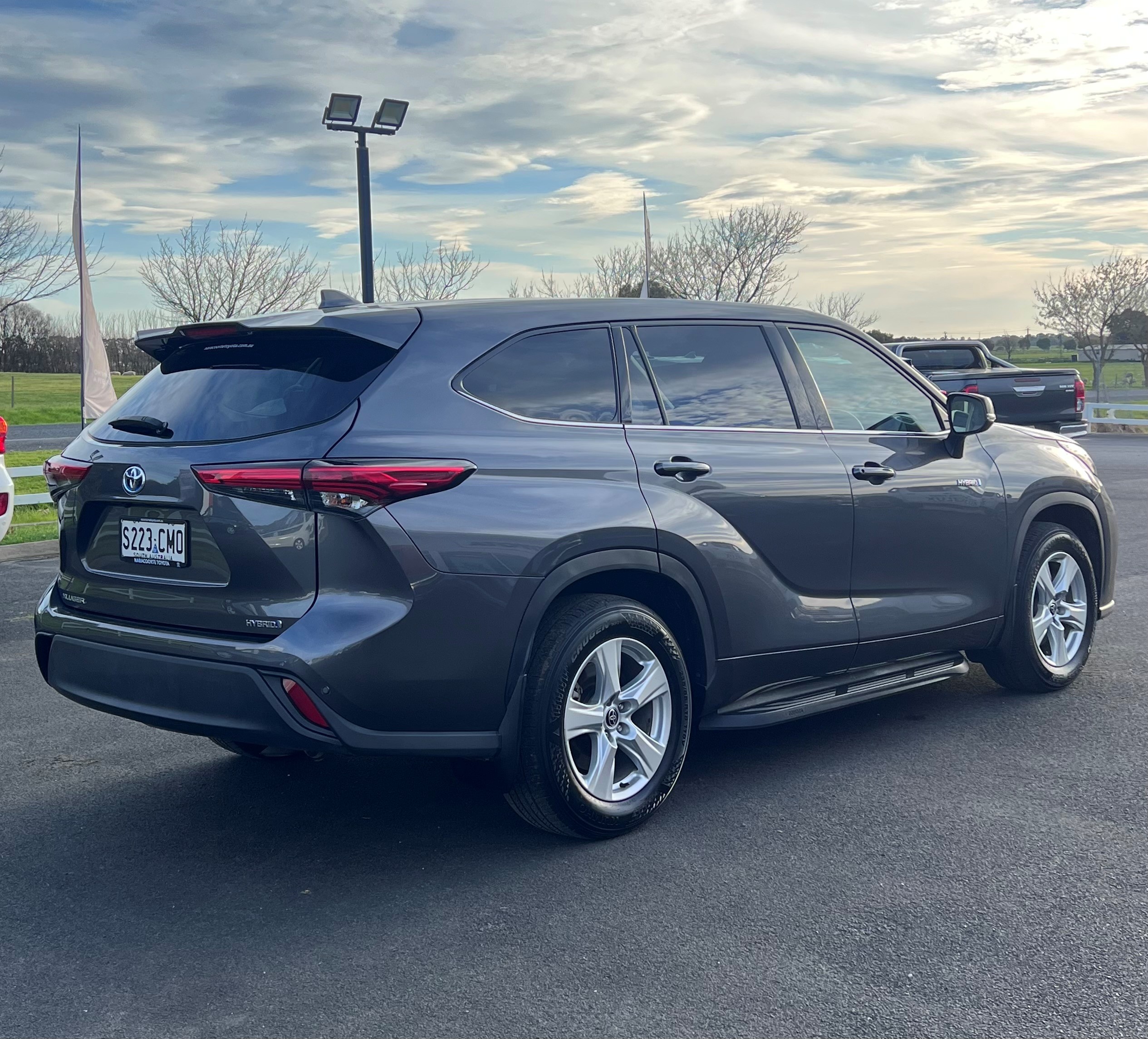 2021 Kluger Hybrid GX AWD - Image 9