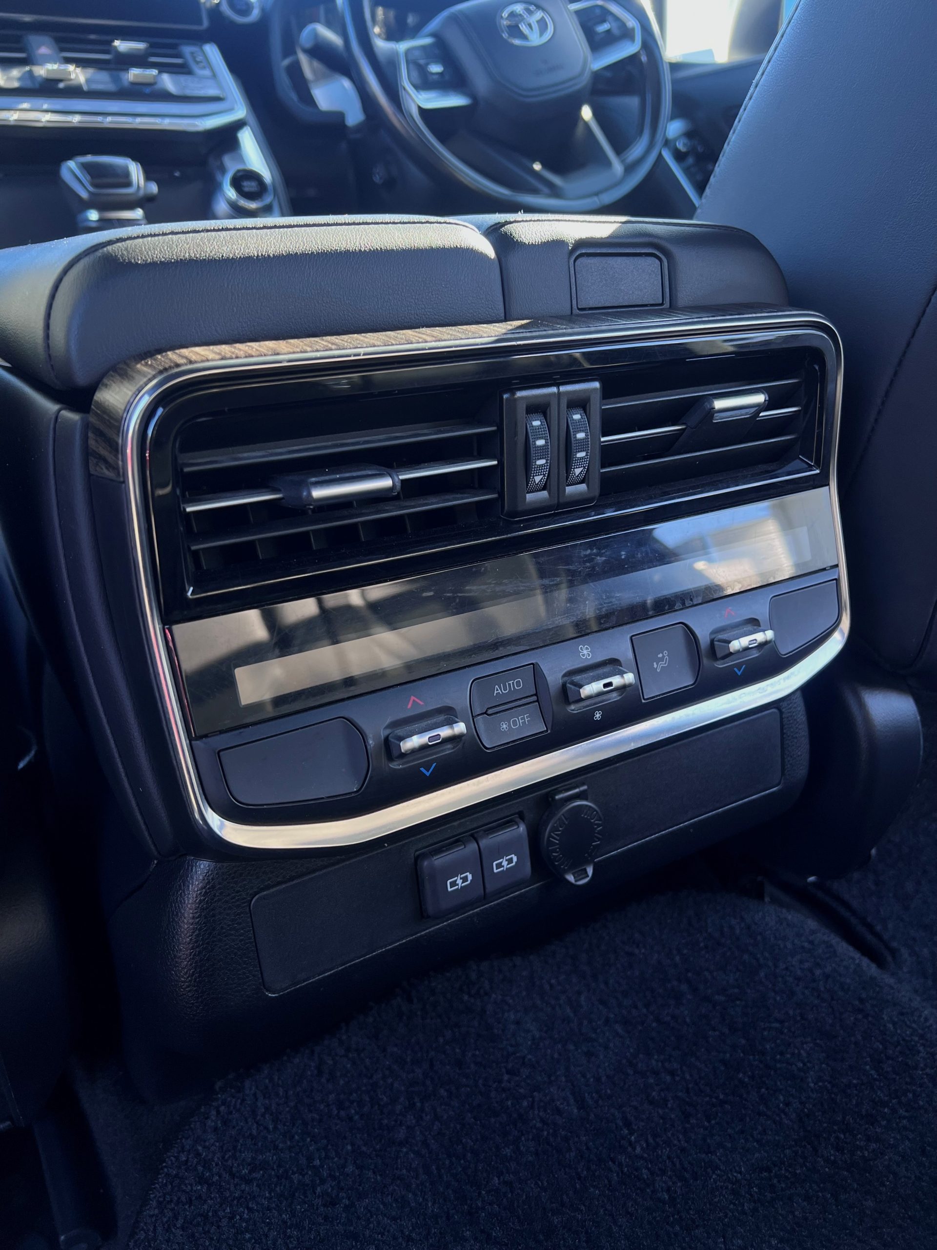 2022 Landcruiser 300 VX - Image 21