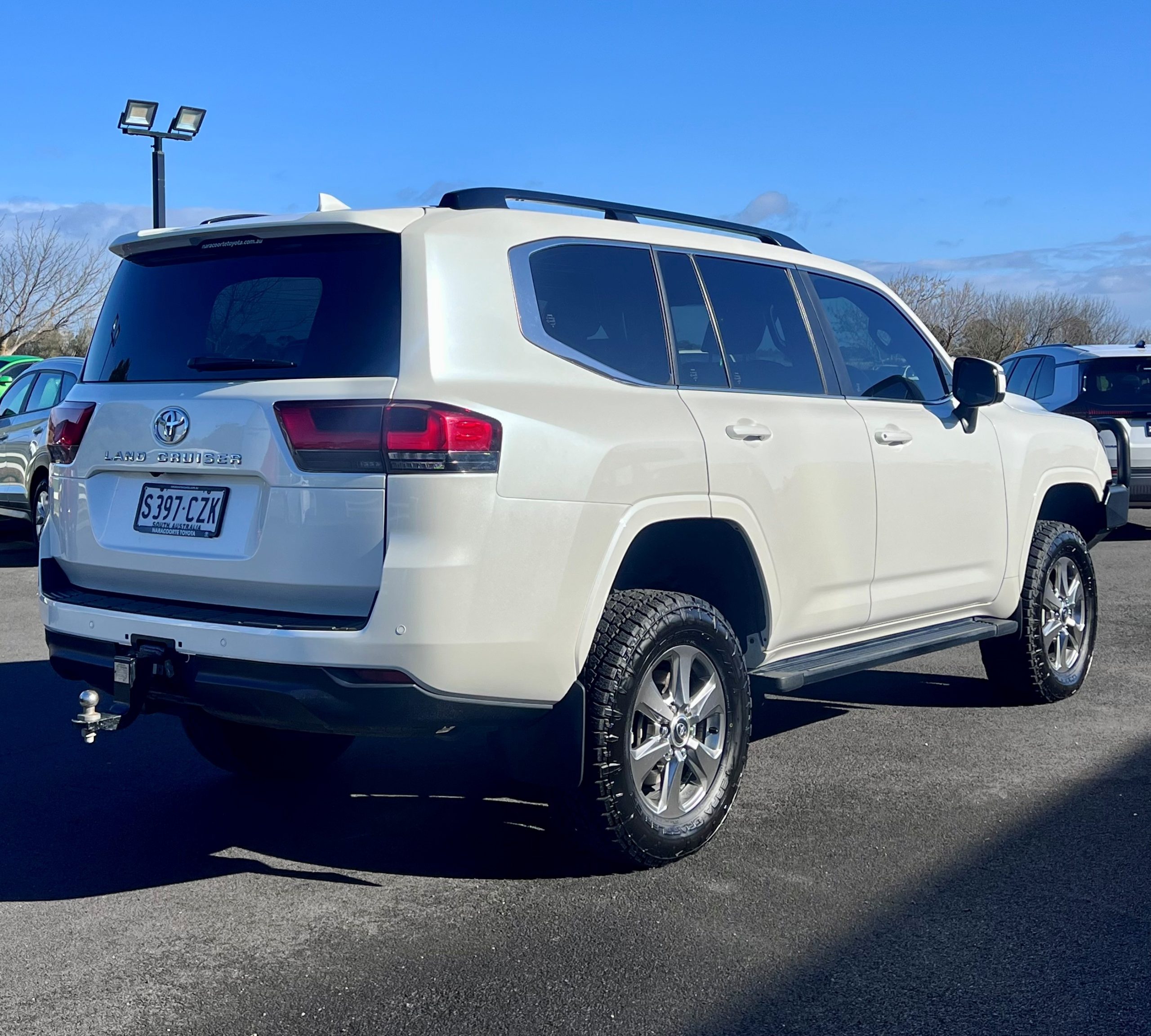 2022 Landcruiser 300 VX - Image 9