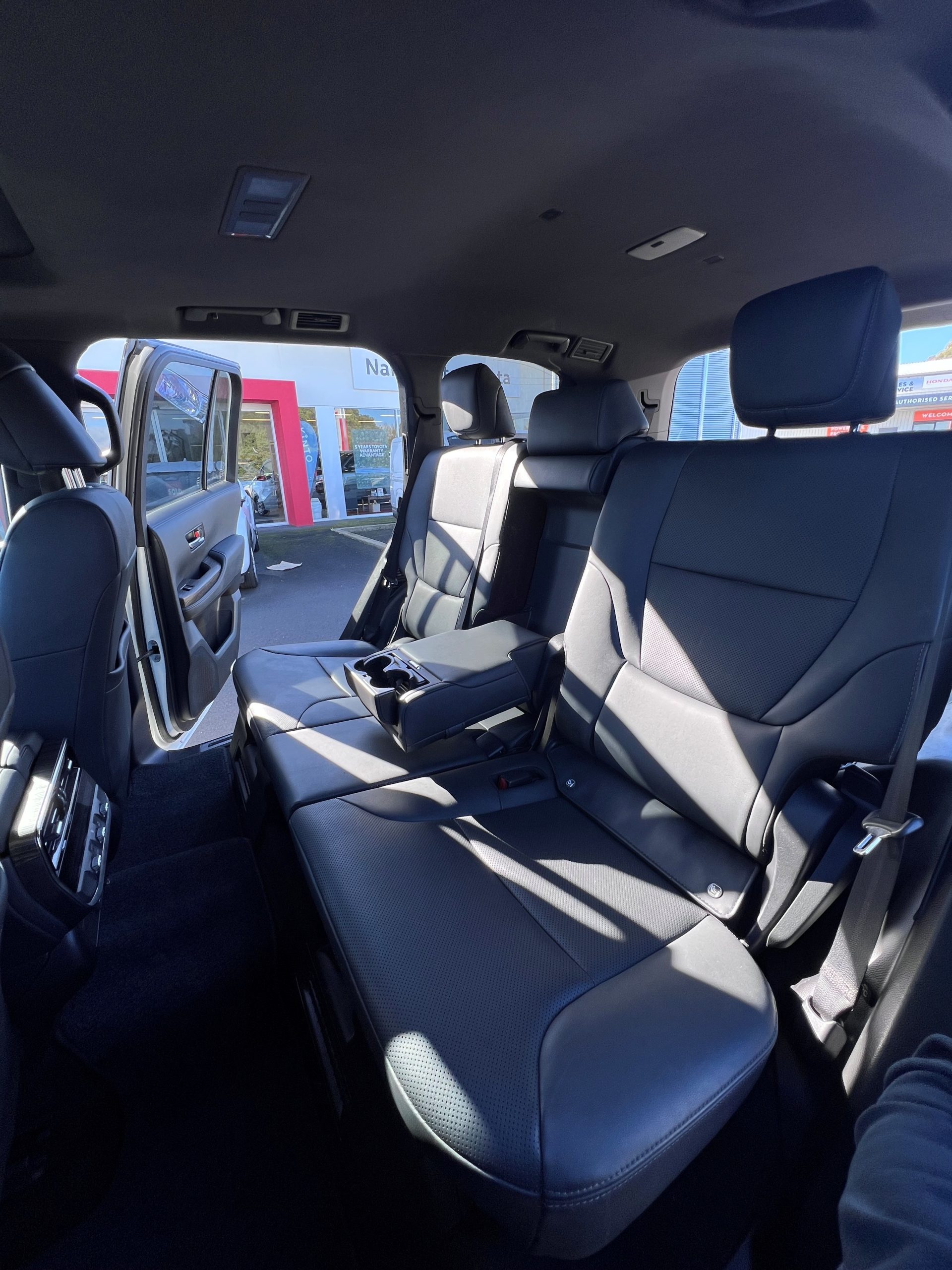 2022 Landcruiser 300 VX - Image 22