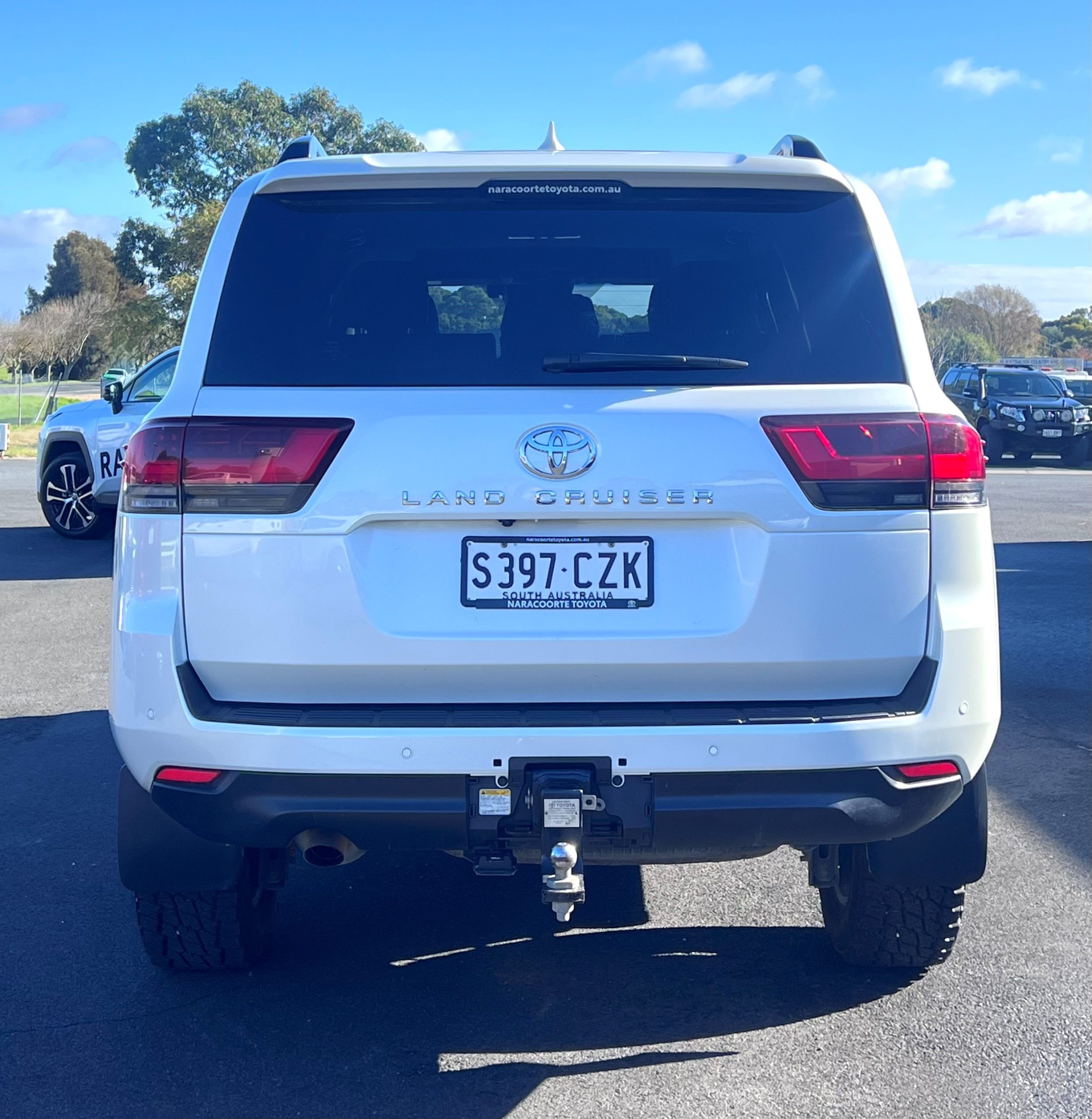 2022 Landcruiser 300 VX - Image 6