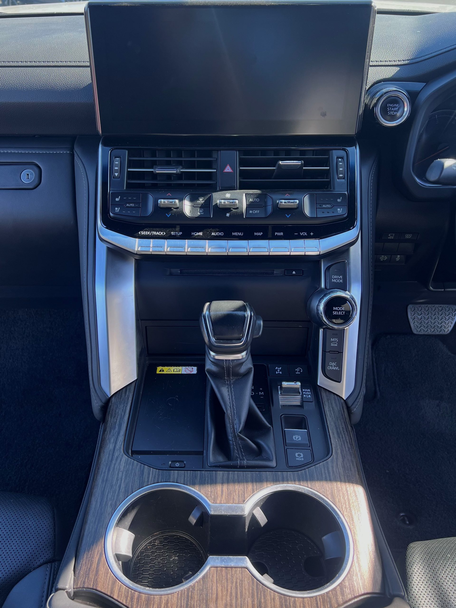 2022 Landcruiser 300 VX - Image 17
