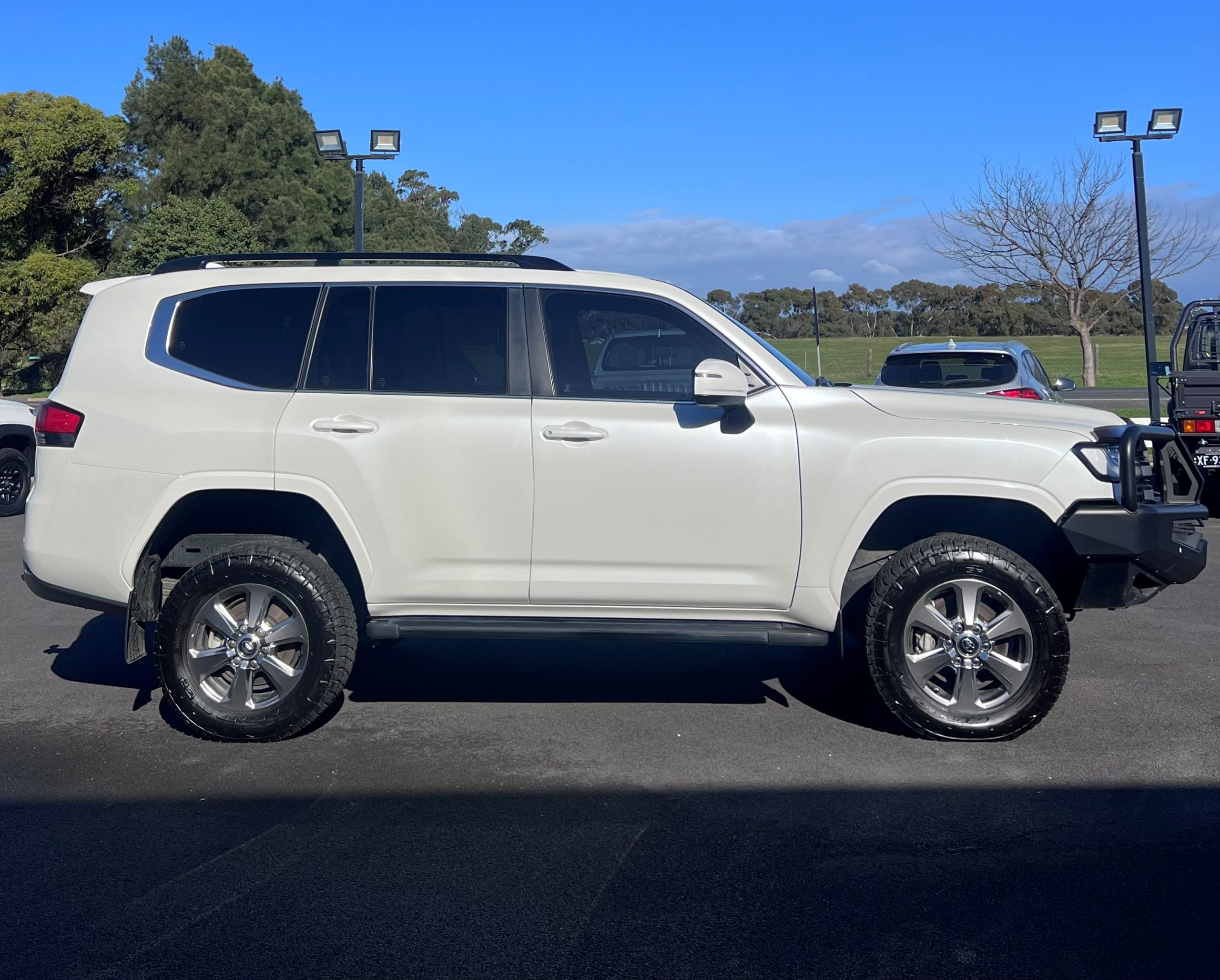 2022 Landcruiser 300 VX - Image 10