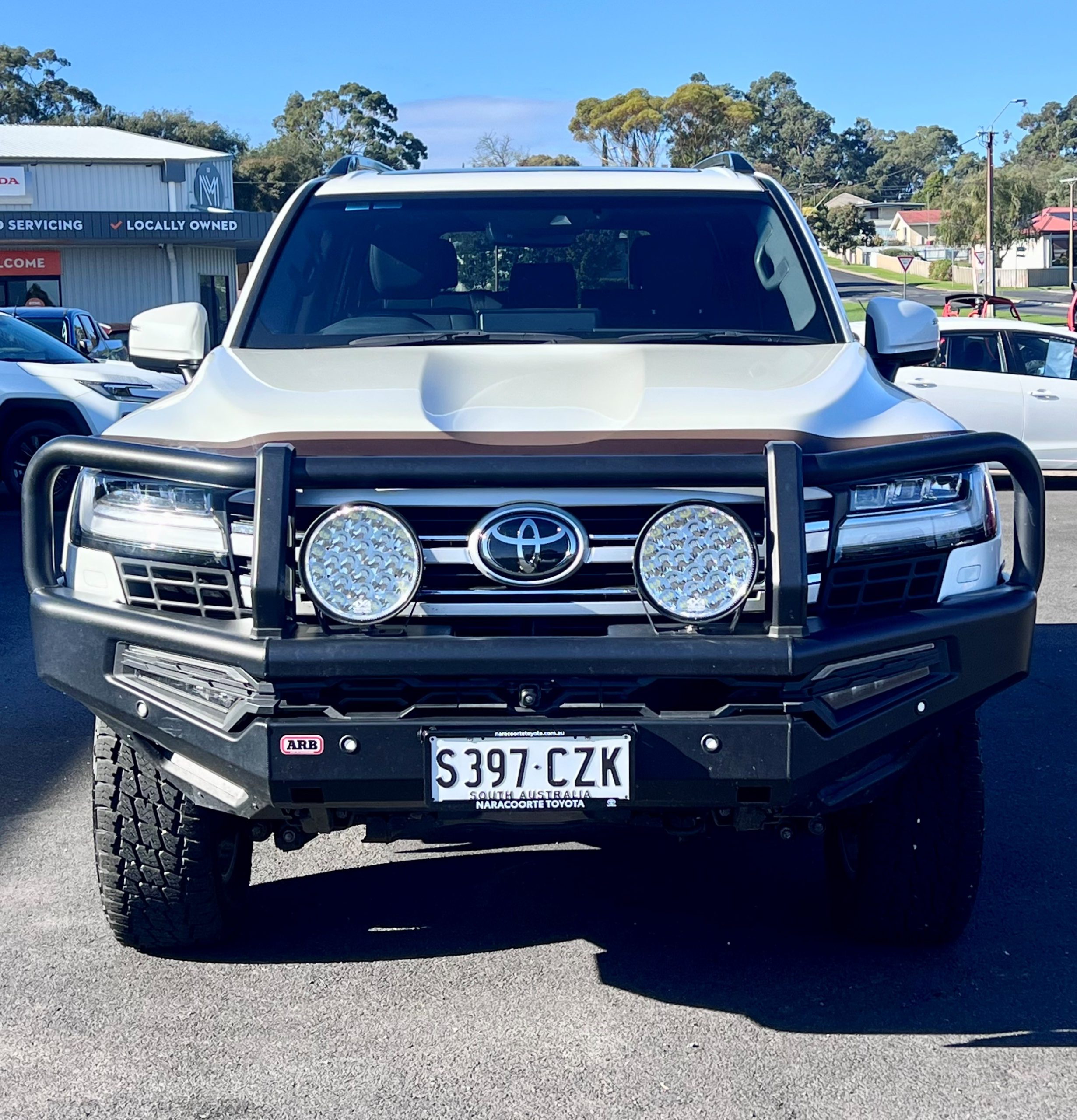 2022 Landcruiser 300 VX - Image 2