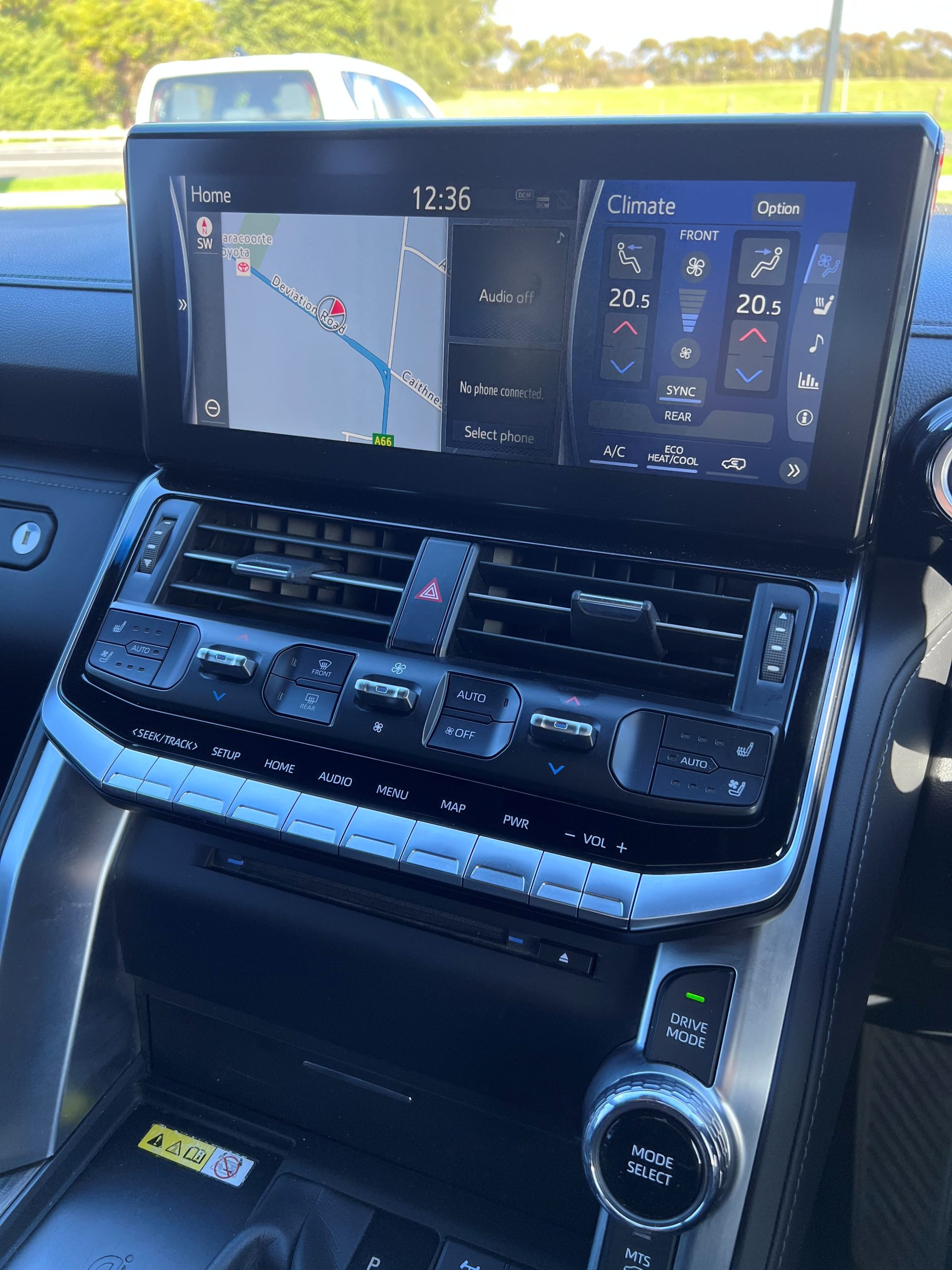2022 Landcruiser 300 VX - Image 15