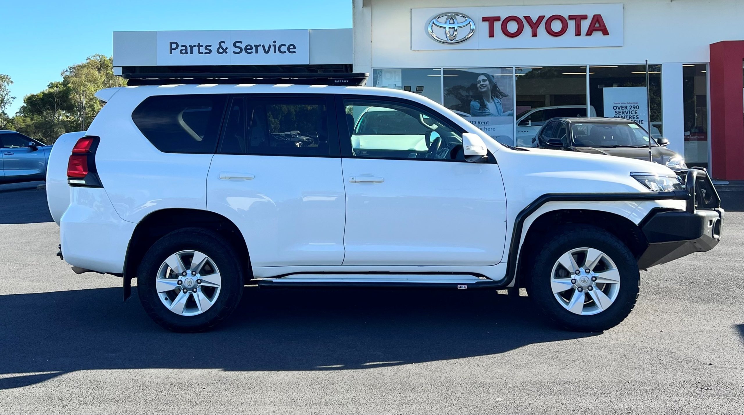 2019 Landcruiser Prado GXL - Image 9