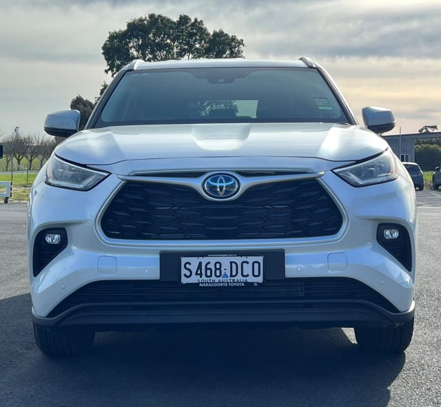 2024 Kluger GXL Hybrid - Image 2